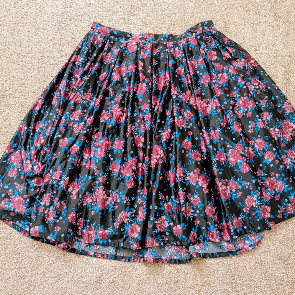 Torrid Floral Circle Skirt Size 20 Lovely Roses Darling Skirt Looks New
